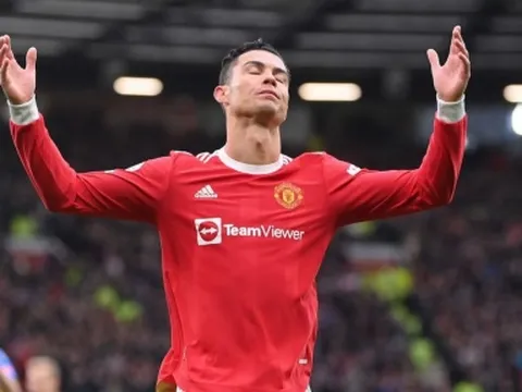 Tin MU mới nhất 18/7: Ronaldo bị 'cà khịa' cay đắng, quỷ đỏ nhận tin vui từ 'tiểu Zidane'