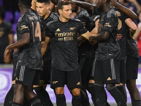 Thi đấu thăng hoa, Arsenal thị uy sức mạnh trên đất Mỹ