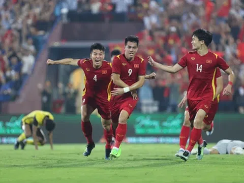 Chân sút số 1 ĐT Việt Nam khiến HLV Park 'thót tim'