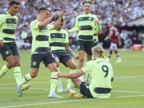 Có một Man City thật lạ tại Ngoại hạng Anh năm nay