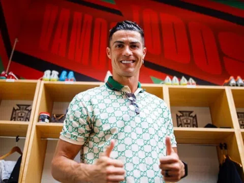 Ronaldo bất ngờ nhận một giải thưởng đầu tiên trong sự nghiệp