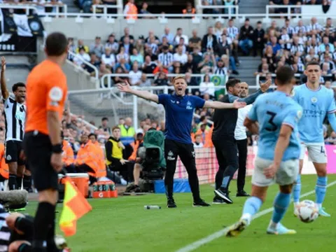 'Thuyền trưởng' Newcastle 'phát điên' sau trận đấu không tưởng trước Man City