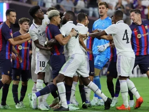 Barca nhận tin dữ trước thềm El Clasico, nguy cơ bị loại khỏi C1