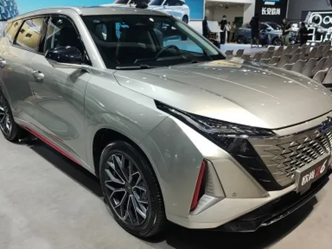 SUV cỡ C của Trung Quốc “gây sốt” với thiết kế hiện đại, giá rẻ ngang Morning