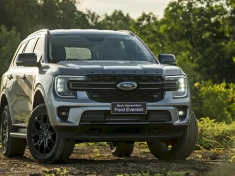Ford Everest 2023 vừa ra mắt giá từ 1,099 tỷ đồng có gì đấu Fortuner, Santa Fe?