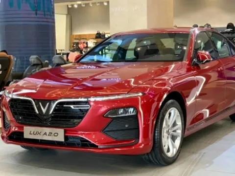 Dân buôn ồ ạt bán suất cọc VinFast Lux A2.0 với giá 50 triệu đồng