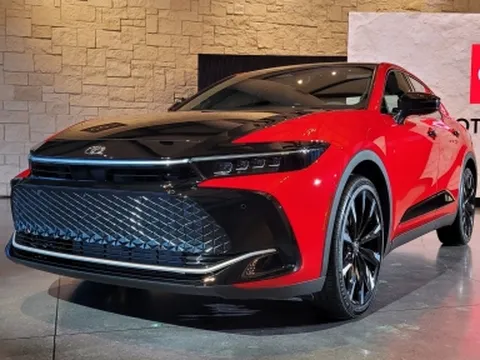Toyota ra mắt mẫu sedan lai SUV với thiết kế cực đẹp, diện mạo như siêu xe