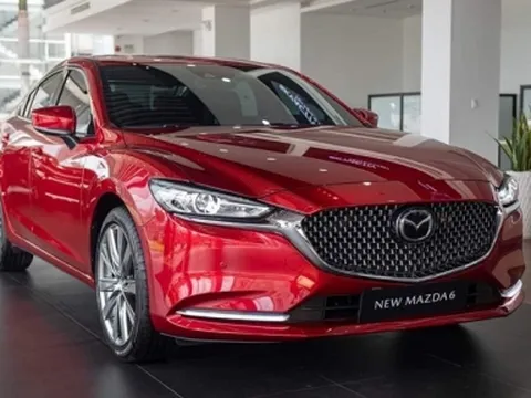 Mazda 6 2022 nhận ưu đãi lớn trong tháng 7, giá lăn bánh cực hấp dẫn