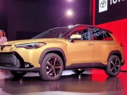 Chi tiết Toyota Corolla Cross Hybrid 2023 vừa ra mắt – đối trọng của Honda HR-V