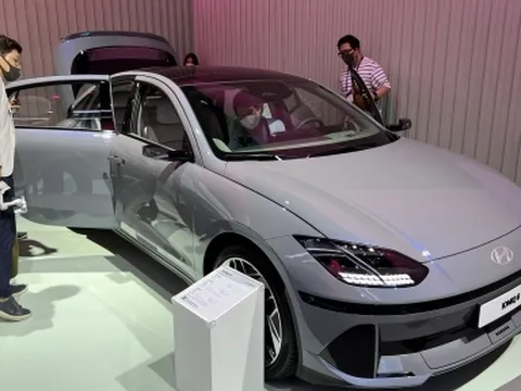 Sedan thuần điện của Hyundai chốt giá từ 971 triệu đồng, trang bị siêu tiện nghi