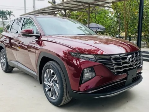 Giá xe Hyundai Tucson 2022 bắt đầu “hạ nhiệt”, sẵn sàng cạnh tranh CX-5, CR-V