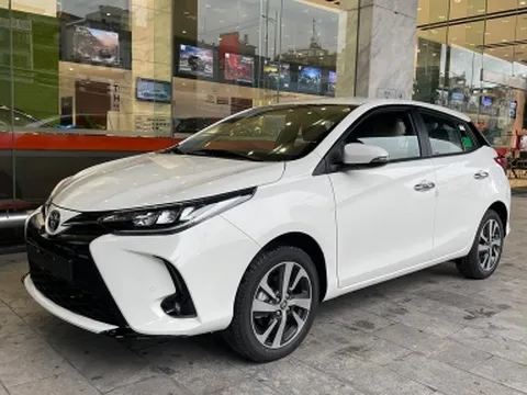Hatchback cỡ B của Toyota giảm giá mạnh, quyết đấu Mazda 2, Suzuki Swift