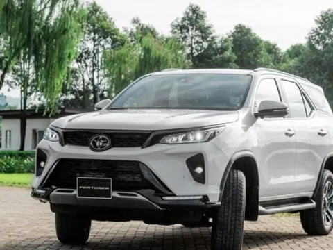 Toyota Fortuner 2022 ra mắt với nhiều nâng cấp hiện đại hơn, giá không đổi