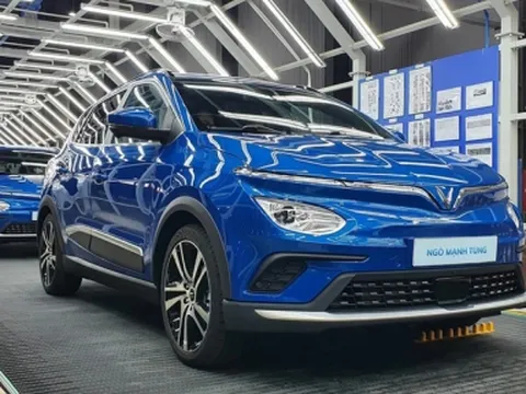 Vì sao VinFast chỉ bán được 5 xe VF e34 trong tháng 8/2022?