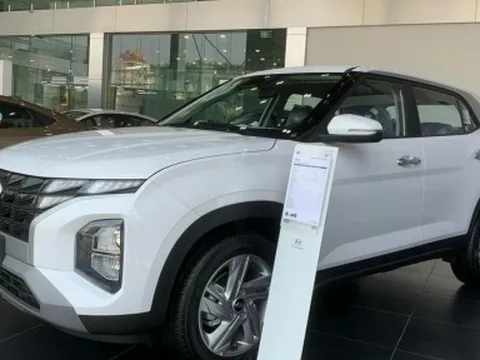 Giá xe Hyundai Creta tiếp tục giảm mạnh trong tháng 9, quyết đấu Kia Seltos