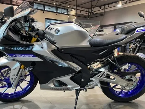 Cận cảnh Yamaha R15 và R15M tại đại lý: thiết kế siêu đẹp, giá từ 78-87 triệu đồng