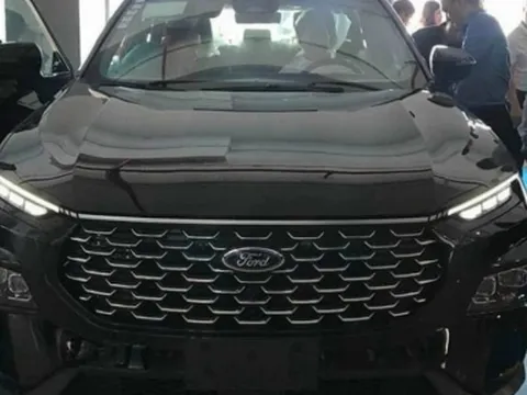Ford Territory 2023 bị đại lý chào cọc “kèm lạc”, giao xe vào tháng 11