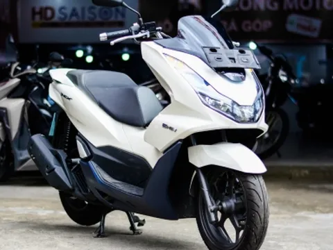 Ảnh thực tế Honda PCX e:HEV 2022 vừa về đại lý, giá 99 triệu đồng