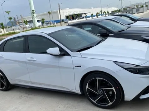Hyundai Elantra 2023 sắp ra mắt tại Việt Nam lộ thêm thông tin đáng chú ý