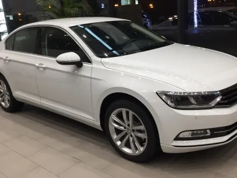 Dọn kho, mẫu sedan hạng D này đang giảm "sốc" giá hơn 200 triệu đồng