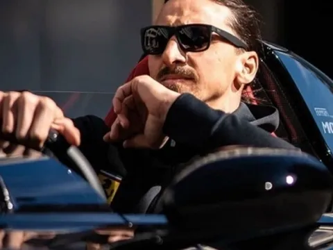 Ibrahimovic tậu một cặp siêu xe Ferrari mừng sinh nhật tuổi 41