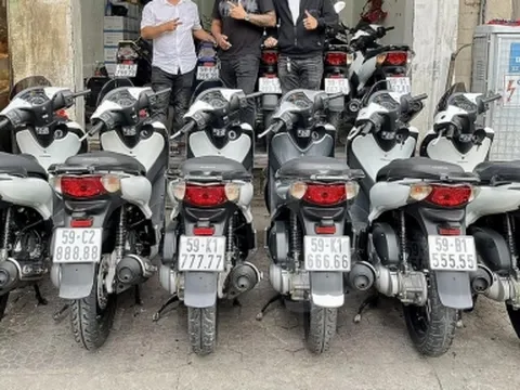 VIDEO: Dàn xe Honda SH biển ngũ quý "gây sốt" trong đoàn rước dâu tại Sài Gòn