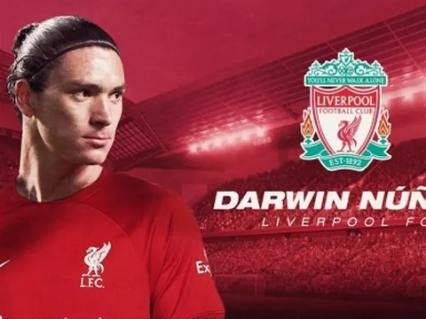'Siêu tân binh' ra mắt Liverpool, không thể nhận số áo yêu thích
