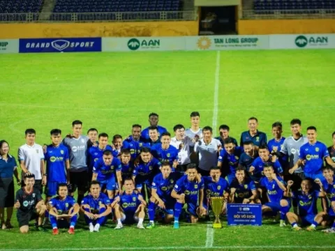 Hai trụ cột ĐT Việt Nam có danh hiệu đầu tiên trong năm 2022