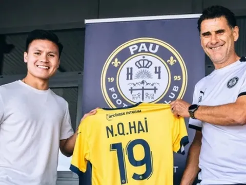 HLV Pau FC đưa ra nhận xét bất ngờ về Quang Hải và các đồng đội