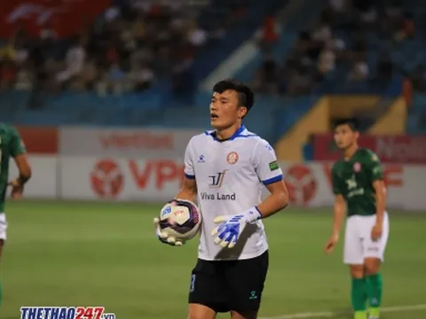 VIDEO: Bùi Tiến Dũng lại đứng giữa lằn ranh người hùng - tội đồ