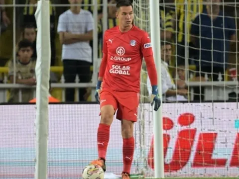 Thủ môn Việt kiều ghi dấu ấn lớn khi được ra sân ở Europa League