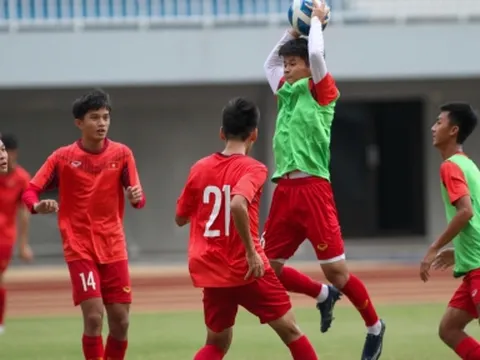 U16 Việt Nam tập 'bài dị' trước trận chung kết Đông Nam Á với Indonesia