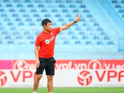 HLV SLNA tiết lộ biện pháp 'bắt chết' Hoàng Đức ở trận gặp Viettel FC
