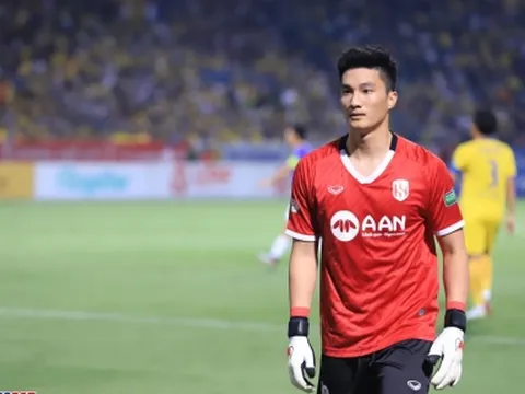 Thủ môn số 1 lượt đi V-League nghỉ trận SLNA gặp Hà Nội