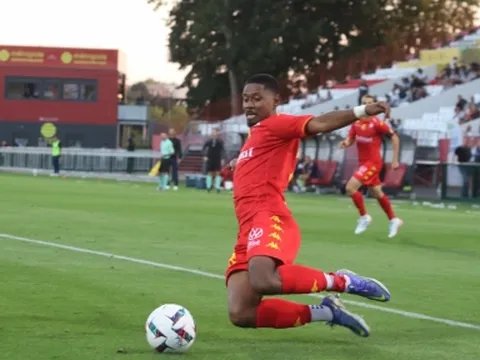 Tỏa sáng trước Pau FC, sao Việt kiều gửi thông điệp tới Quang Hải