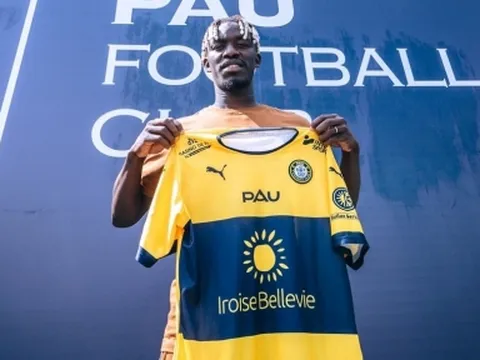 Pau FC quyết định phá két, giúp Quang Hải có đối tác cực xịn