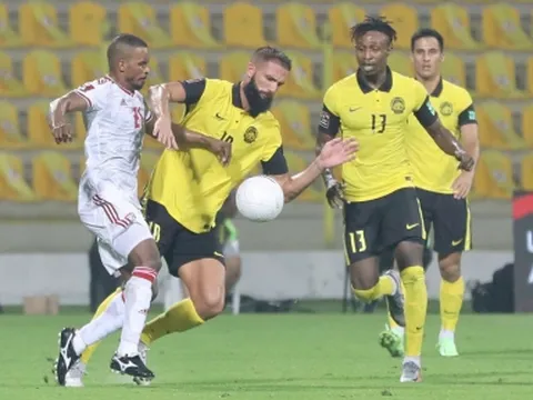 CĐV Malaysia bị tố phân biệt đối xử sau khi thua chung kết King's Cup
