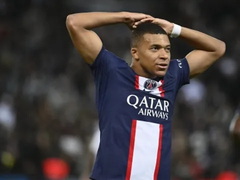 Petit dạy Mbappe về bài học cuộc sống