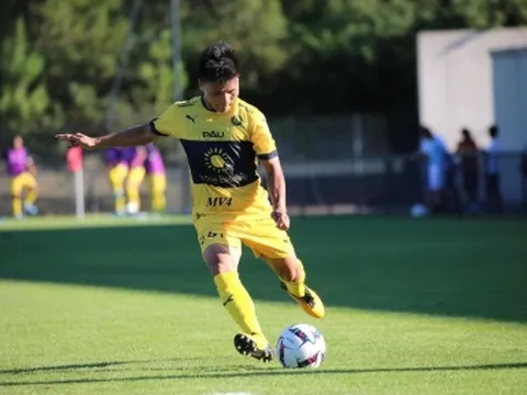 NÓNG: Quang Hải nhận chỉ thị tại Pau FC, đứng trước cột mốc lịch sử tại Pháp
