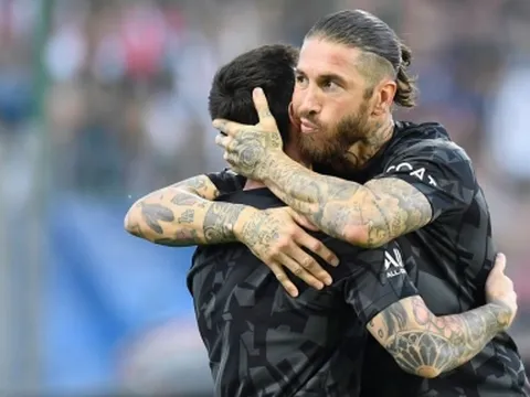 Chán nản Sergio Ramos, PSG tất tay vì 'bức tường thép' trong mơ