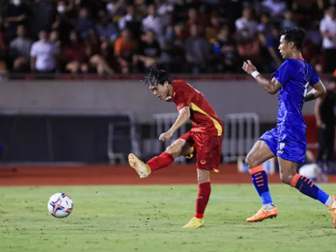 Văn Toàn giải tỏa cơn khát bàn thắng cho ĐT Việt Nam sau 5 năm