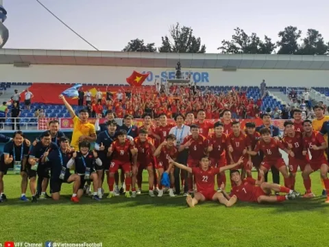 VIDEO: U23 Việt Nam ghi điểm bằng hành động 'không thể tinh tế hơn'