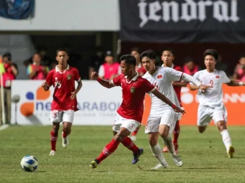 Trọng tài bắt trận Việt Nam thua Indonesia bị 'tố' là có vấn đề
