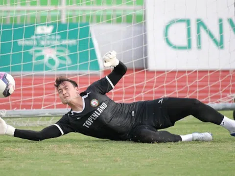 Chưa kịp ra mắt 'PSG Việt Nam', Văn Lâm đã gặp sự cố bất khả kháng