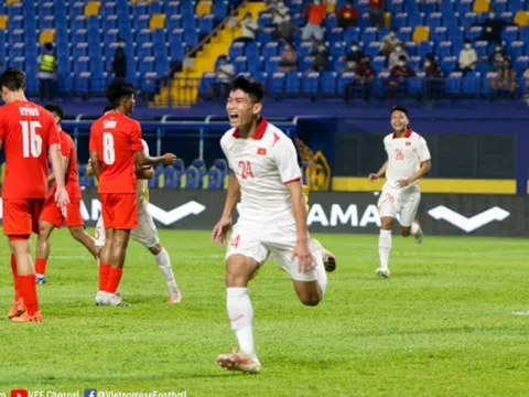 Đối thủ ở AFF Cup chỉ rõ vị thế của ĐT Việt Nam