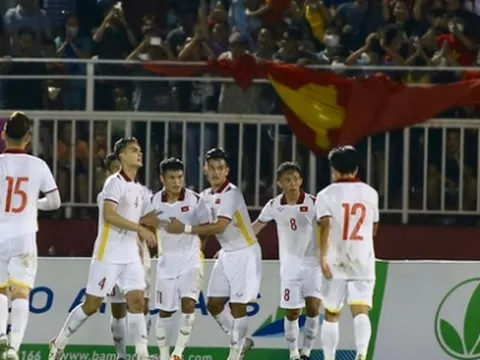 VIDEO: Sao Việt kiều kiến tạo, Tuấn Hải ghi bàn đầu tiên ở ĐT Việt Nam