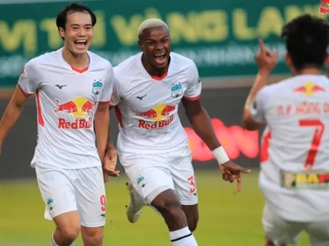 HAGL bay cao, Kiatisak hé lộ chỉ số 'vô đối' tại V-League