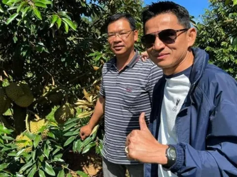 Kiatisak hé lộ sở thích đặc biệt tại Việt Nam ngày HAGL 'xả trại'