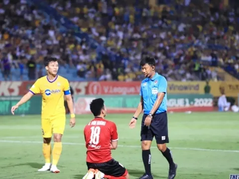 Thua đau Hà Nội FC, SLNA làm đơn khiếu nại trọng tài FIFA