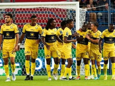 Đội bóng của Quang Hải 'có biến' trước đại chiến St-Etienne